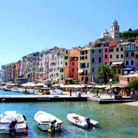 Ligurian Riviera vuorten ja meren välissä